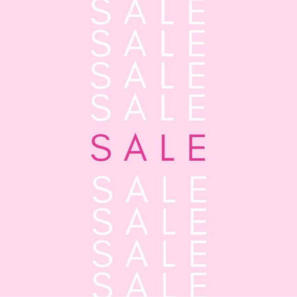 5/$10‎ Blue and White Patterned Earrings - Picture 3 of 4